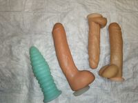 Huge aNaL tOYS