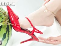 pretty lady dirty feet 176