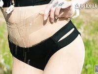 pretty lady dirty feet 177