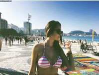 This hottie looks  so amazing