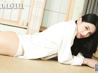 pretty lady dirty feet 195