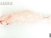 pretty lady dirty feet 195