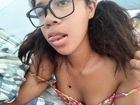 Moi Evah prete a etres votre pute malgache