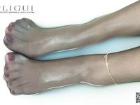 pretty lady dirty feet 200