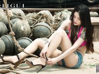 pretty lady dirty feet 202