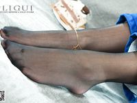 pretty lady dirty feet 213