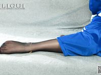 pretty lady dirty feet 213