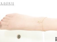 pretty lady dirty feet 216