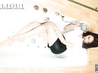 pretty lady dirty feet 218