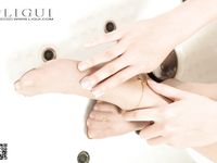 pretty lady dirty feet 219