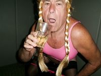 photos from the shooting of, Sissy Sharon uses a potty