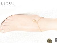 pretty lady dirty feet 221