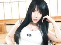 pretty lady dirty feet 234