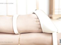 pretty lady dirty feet 237