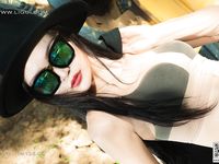 pretty lady dirty feet 238