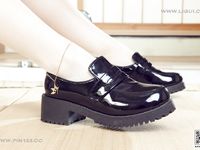 pretty lady dirty feet 243
