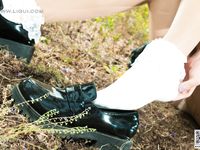 pretty lady dirty feet 248