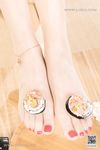 pretty lady dirty feet 250