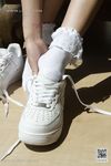 pretty lady dirty feet 251