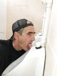 The loser realtor Oleg Yakub fagot urinal licker.