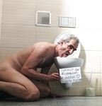 The loser realtor fagot Oleg Yakub licking urinals.