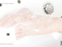 pretty lady dirty feet 252