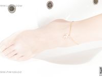pretty lady dirty feet 252