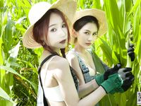 Foot Fetish Twin Flowers 102