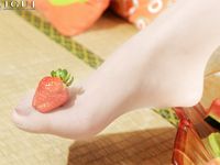 pretty lady dirty feet 5