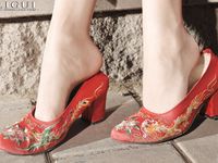 pretty lady dirty feet 8