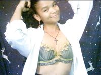 Camgirl et pute Malagasy cotiere  2