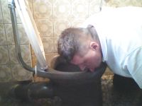 Gay Toilet licker