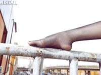 pretty lady dirty feet 13