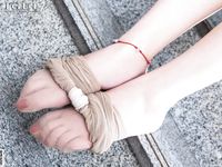 pretty lady dirty feet 22