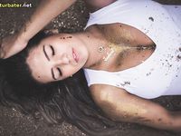 Dude.. She's so damn stunning<3