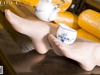 pretty lady dirty feet 27