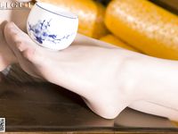 pretty lady dirty feet 27