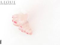 pretty lady dirty feet 32-2