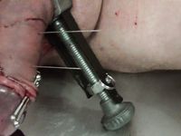 Nadeln durch Schwanz  Needles through Cock CBT Hart!