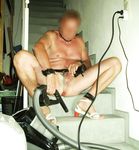Sklave bei Hausarbeit Kinky Slave doing Homework