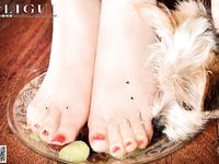 pretty lady dirty feet 36-2