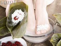 pretty lady dirty feet 41