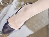 pretty lady dirty feet 44