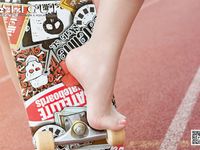 pretty lady dirty feet 45