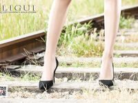 pretty lady dirty feet 48