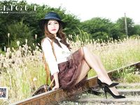 pretty lady dirty feet 48