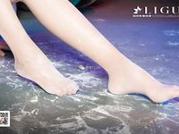 pretty lady dirty feet 49