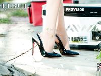 pretty lady dirty feet 52