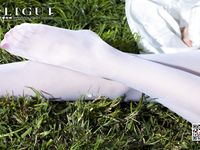 pretty lady dirty feet 55