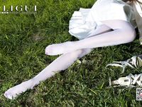 pretty lady dirty feet 55